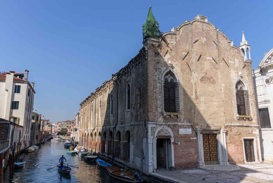 Italia - Venecia 216 - antigua escuela de la Misericordia.jpg